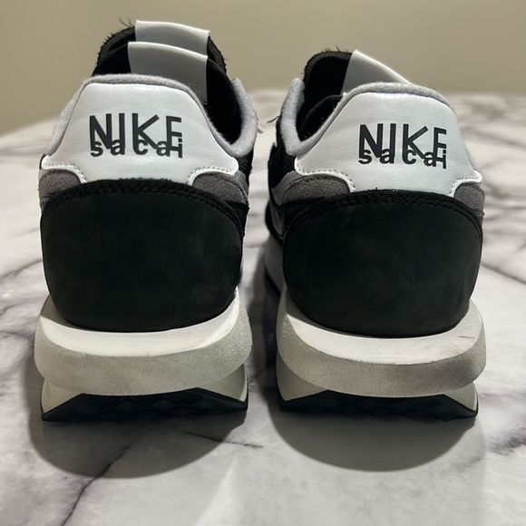 1000% Auth. Nike Sacai X LDWaffle ‘Black’ Size 8 main image 4